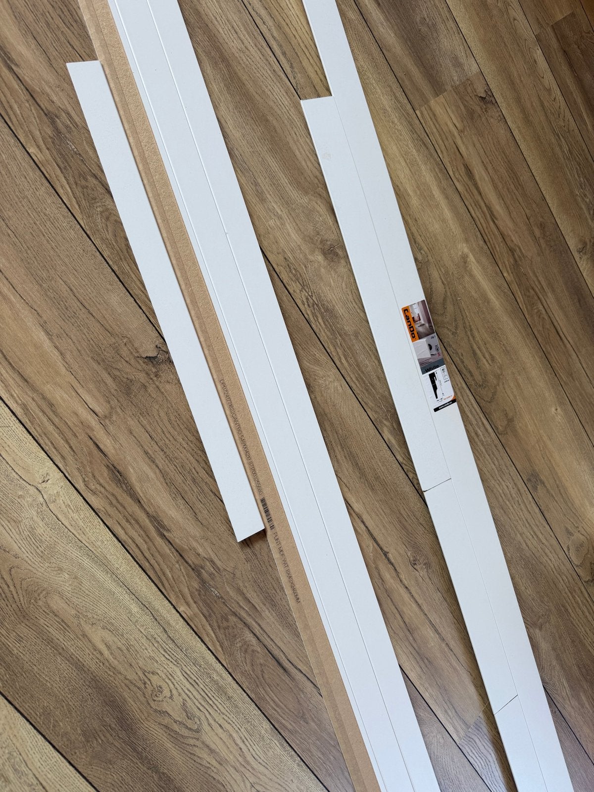 3 Witte MDF Plint 0,8 x 4,3 x 240 cm MDF +  CANDO 1,9 x 5,8, Ophalen, Nieuw, Mdf, 200 tot 250 cm