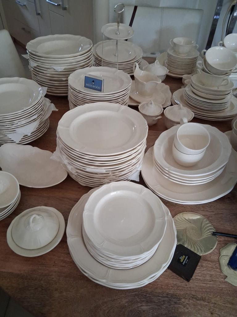 Wedgwood Queens Plain SERVIES DIVERSE NIEUW., Ophalen of Verzenden, Nieuw, Porselein, Wedgwood