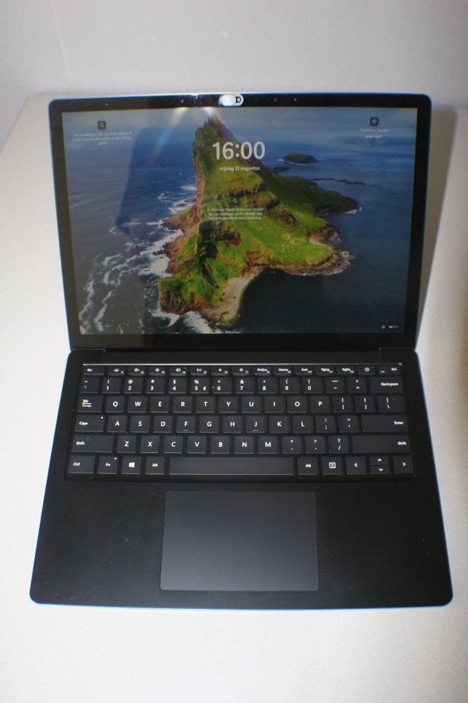 Microsoft Surface laptop in absolute nieuwstaat  13 inch, Computers en Software, Windows Laptops, Ophalen, 256 GB, 2 tot 3 Ghz