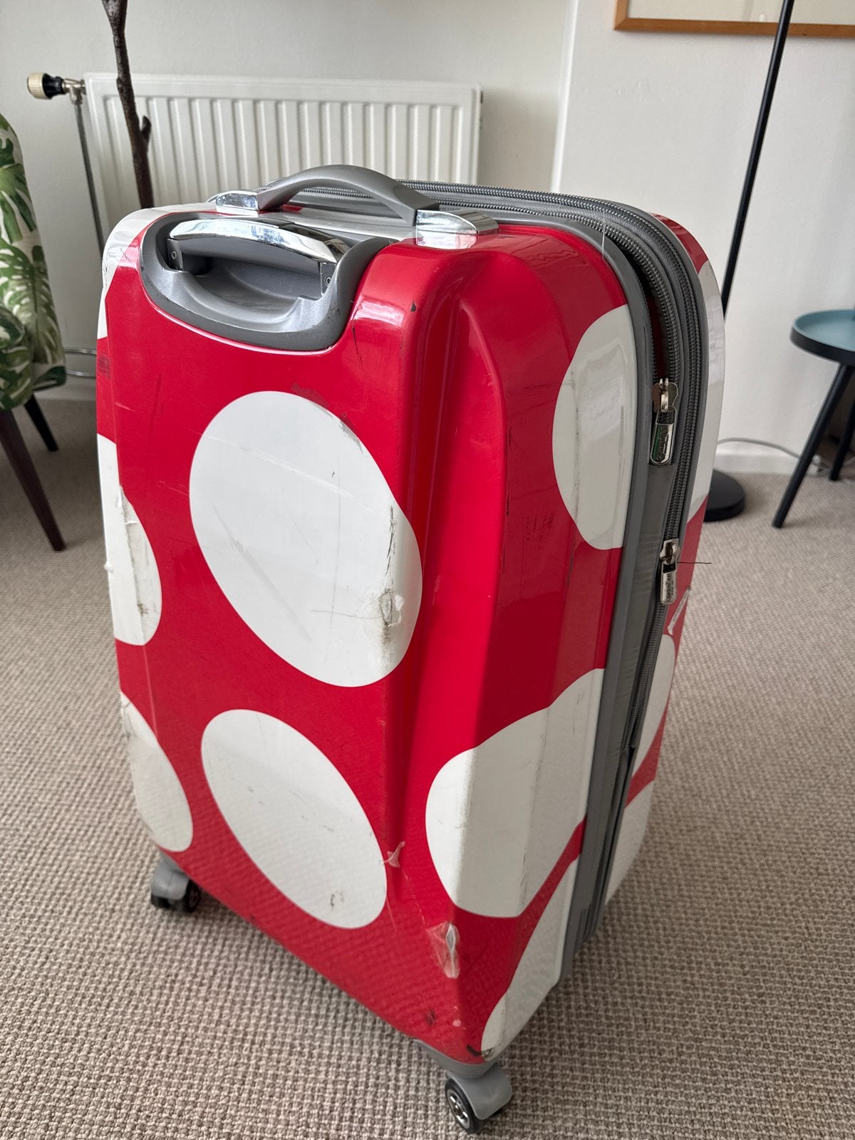 Gebruikte koffer - Ideaal voor korte trips!, Gebruikt, Hard kunststof, 55 cm of meer, Uitschuifbare handgreep