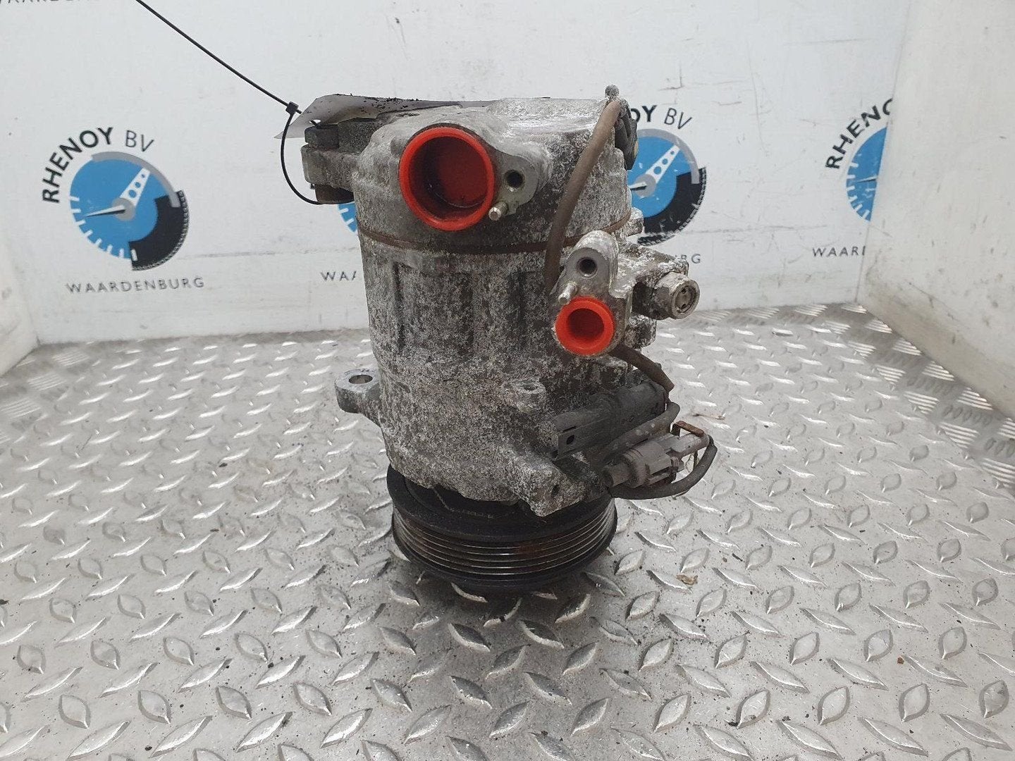 BMW 3 SERIES 320d Eff.D.Ed LuxL.  AIRCO COMPRESSOR / AIRCOPO, Ophalen of Verzenden, Gebruikt, ARN erkend