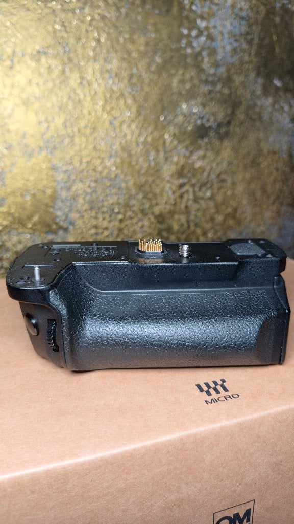 OM SYSTEM HLD-10 Battery Grip For OM-1, Ophalen
