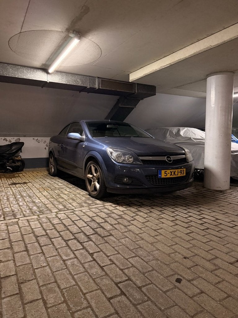 Opel Astra TwinTop 1.6 | Climate | Cruise | NAP, Auto's, Voorwielaandrijving, 745 kg, Zwart, 4 cilinders