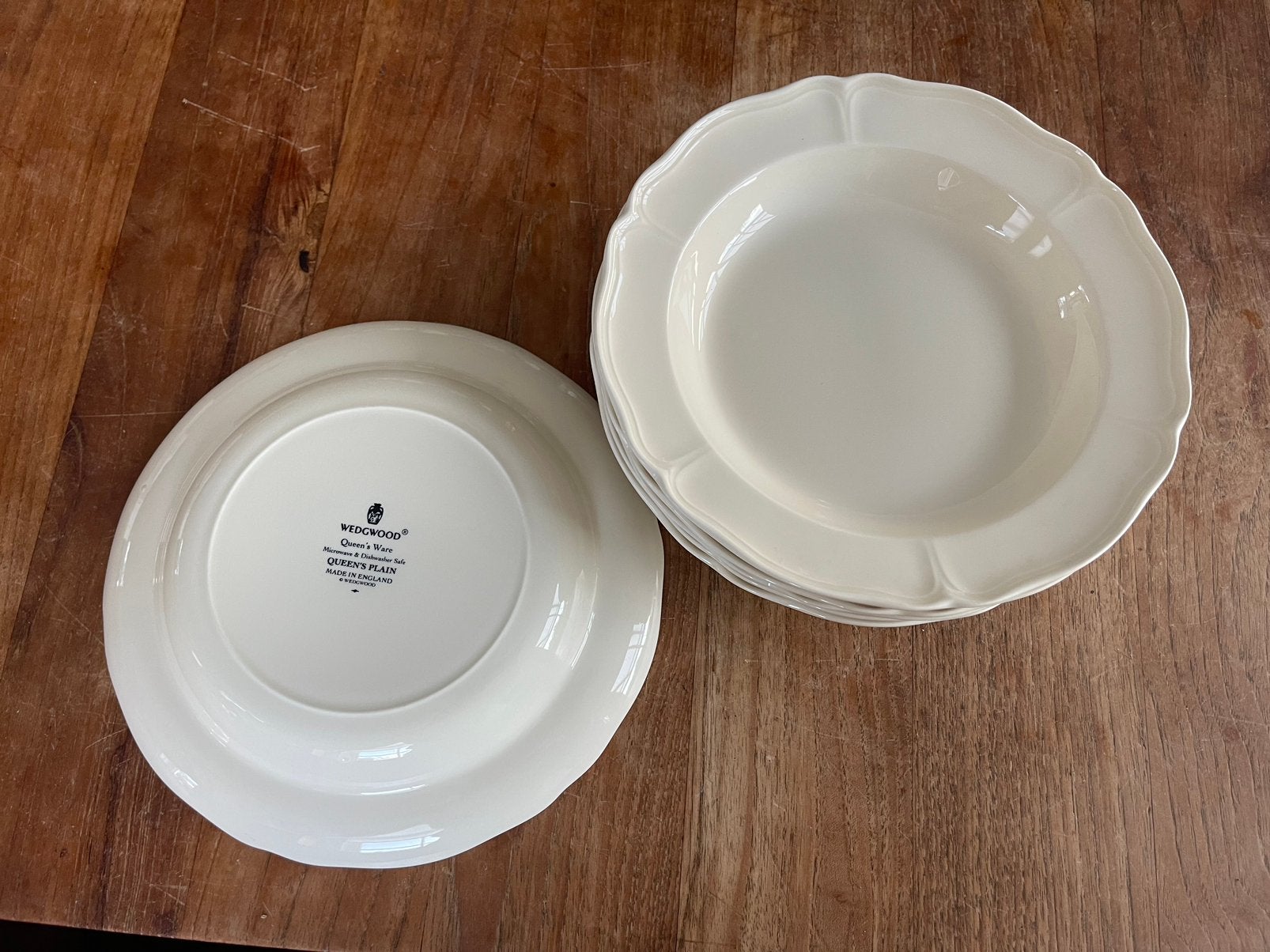 Wedgwood queen's plain 6 diepe borden 23cm, Ophalen of Verzenden, Zo goed als nieuw, Aardewerk, Bord(en)