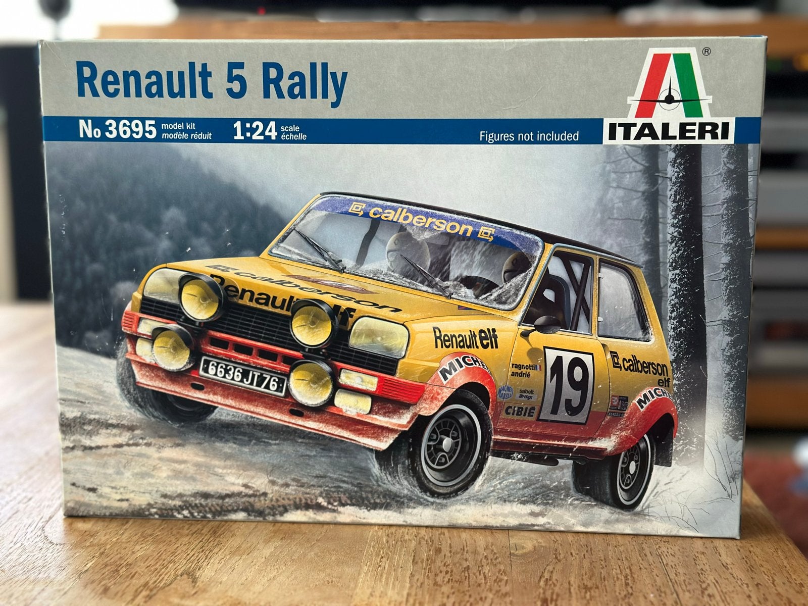Italeri Renault 5 Rally Modelbouwkit 1:24, 1:32 tot 1:50, Nieuw, Ophalen of Verzenden, Italeri