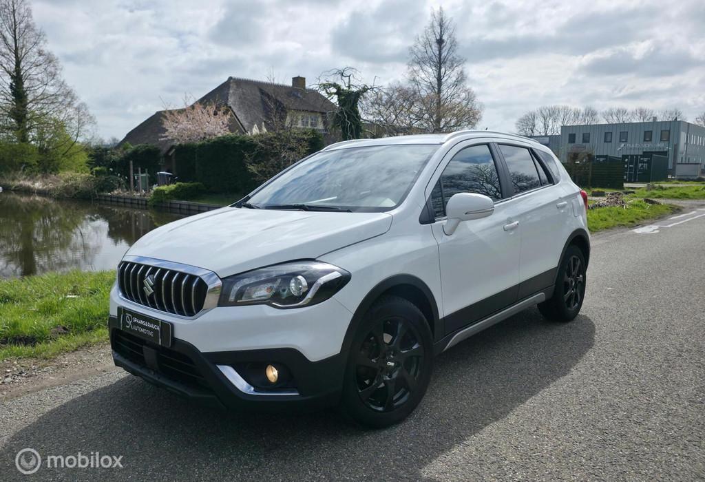 Suzuki S-Cross 1.0 Boosterjet / Navi / Camera / Trekhaak, Auto's, Suzuki, Stof, Gebruikt, Stoelverwarming, 400 kg