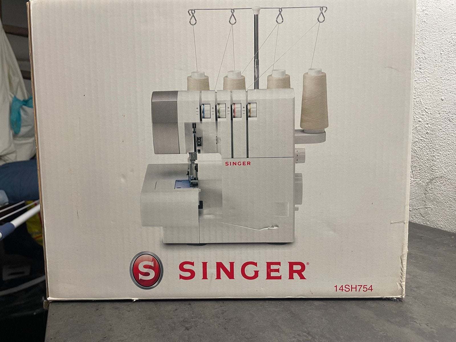 Singer 14SH754 Lockmachine - weinig gebruikt, Ophalen, Zo goed als nieuw, Lockmachine, Singer