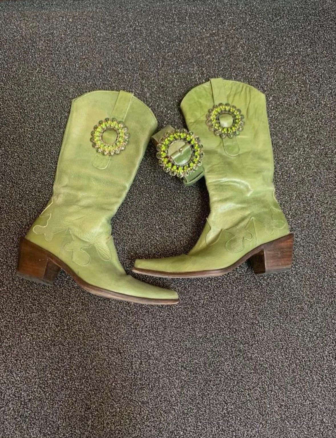 Groene leren laarzen maat 36 + bijpassende riem, Kleding | Dames, Schoenen, Hoge laarzen, Ophalen of Verzenden, Zo goed als nieuw