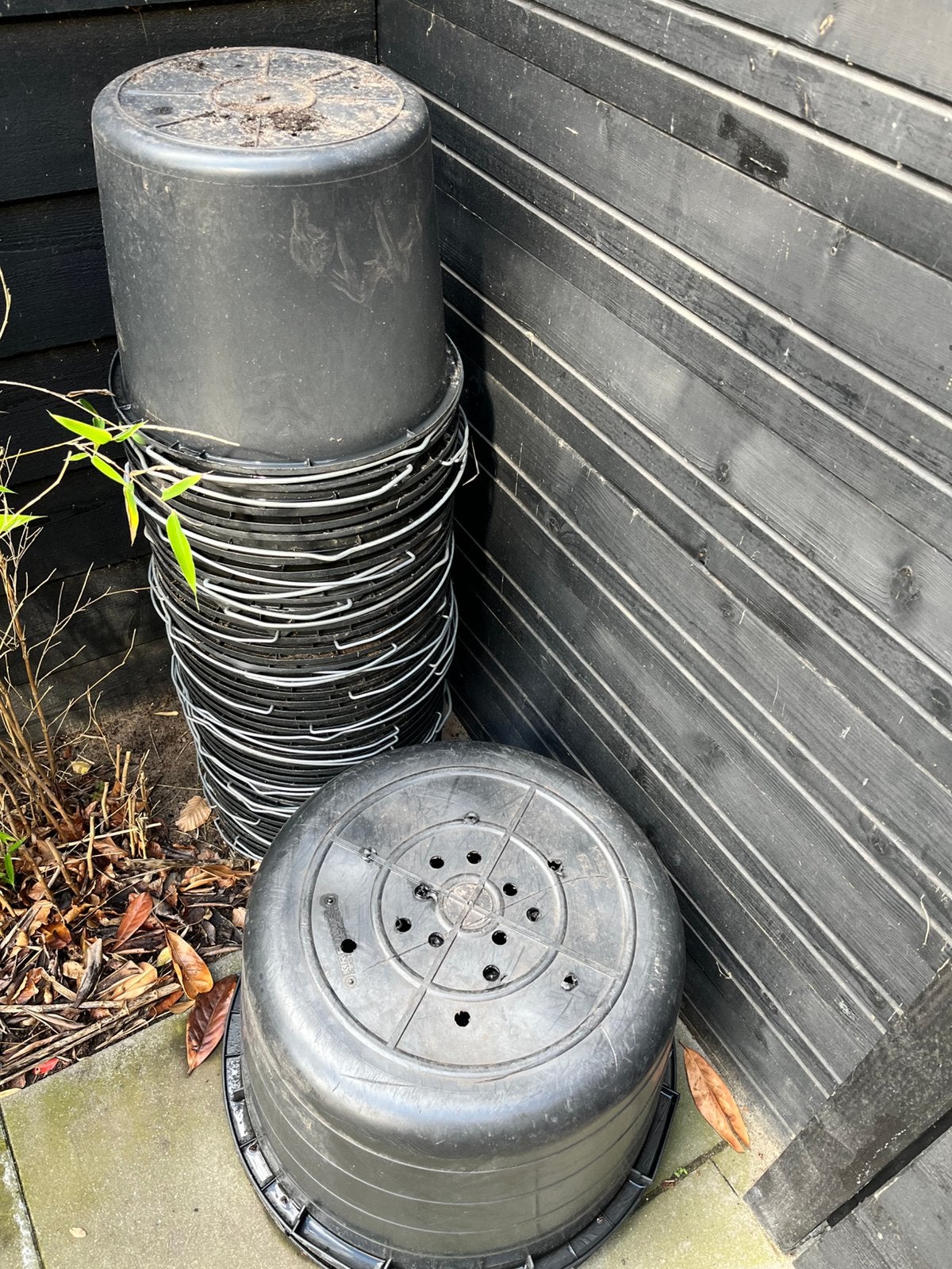 Emmer 20L met gaten, Ophalen of Verzenden, Gebruikt