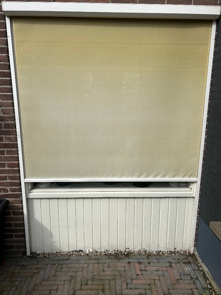 Zonnescreen – elektrisch – 170 cm breed x 230 cm hoog, Ophalen, Gebruikt, Elektrisch, Minder dan 250 cm