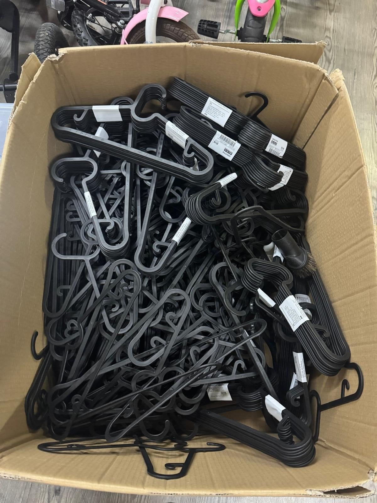 IKEA SPRUTTIG Kledinghangers - Zwart, Grote Partij, Kleding | Dames, Ophalen of Verzenden