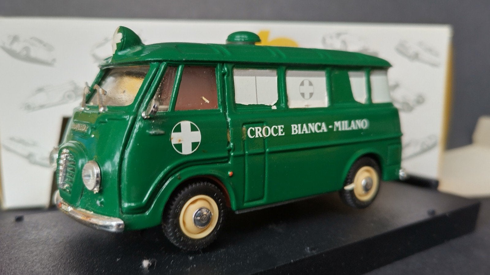 Alfa Romeo 2 ambulance Croce Bianco 1:43 Off 43 Pol, Overige merken, Auto, Verzenden, .