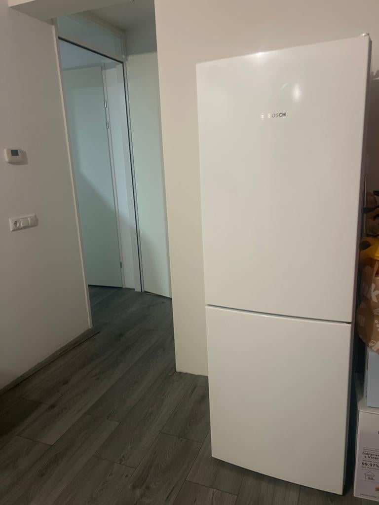 Bosch Koel-vriescombinatie - Wit, Zo goed als nieuw, Ophalen, 200 liter of meer, 60 cm of meer, Met aparte vriezer