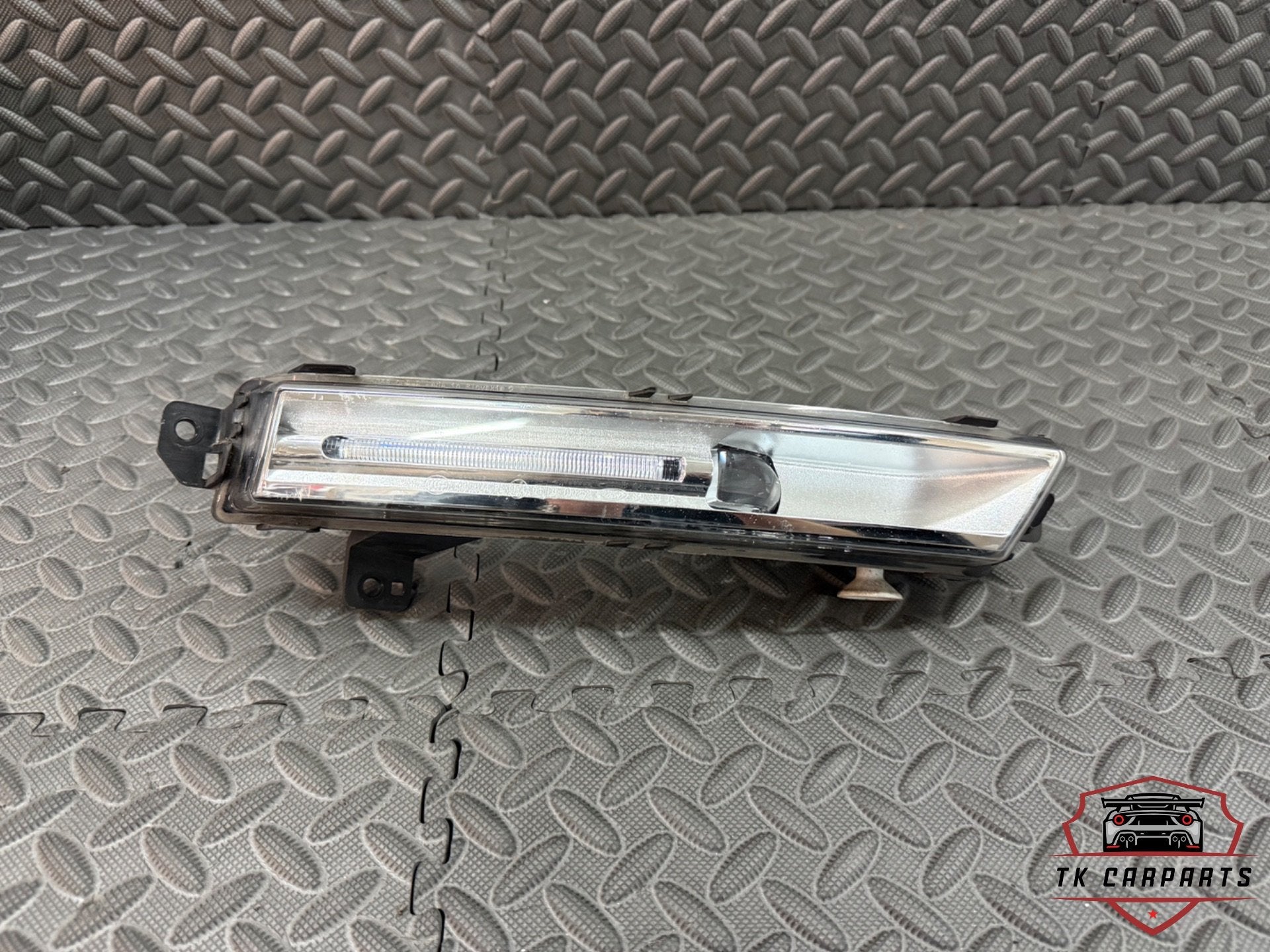 Jaguar land rover led mistlamp recht hk8315200ad, Abbey Road, Whitley 1
CV3 4LF  Coventry, Jaguar Land Rover Limited, Gebruikt