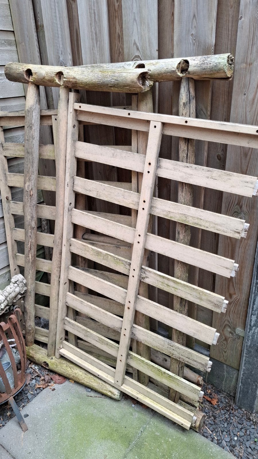 Gratis oud hout van buitenbank, Minder dan 3 m³, Ophalen