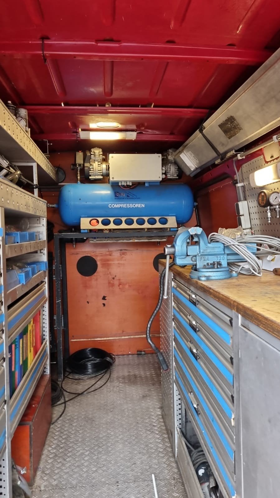 12V Compressor uit werkbus - Airhouse BFT12-100-30, Ophalen, Gebruikt, 6 tot 10 bar, Minder dan 200 liter/min
