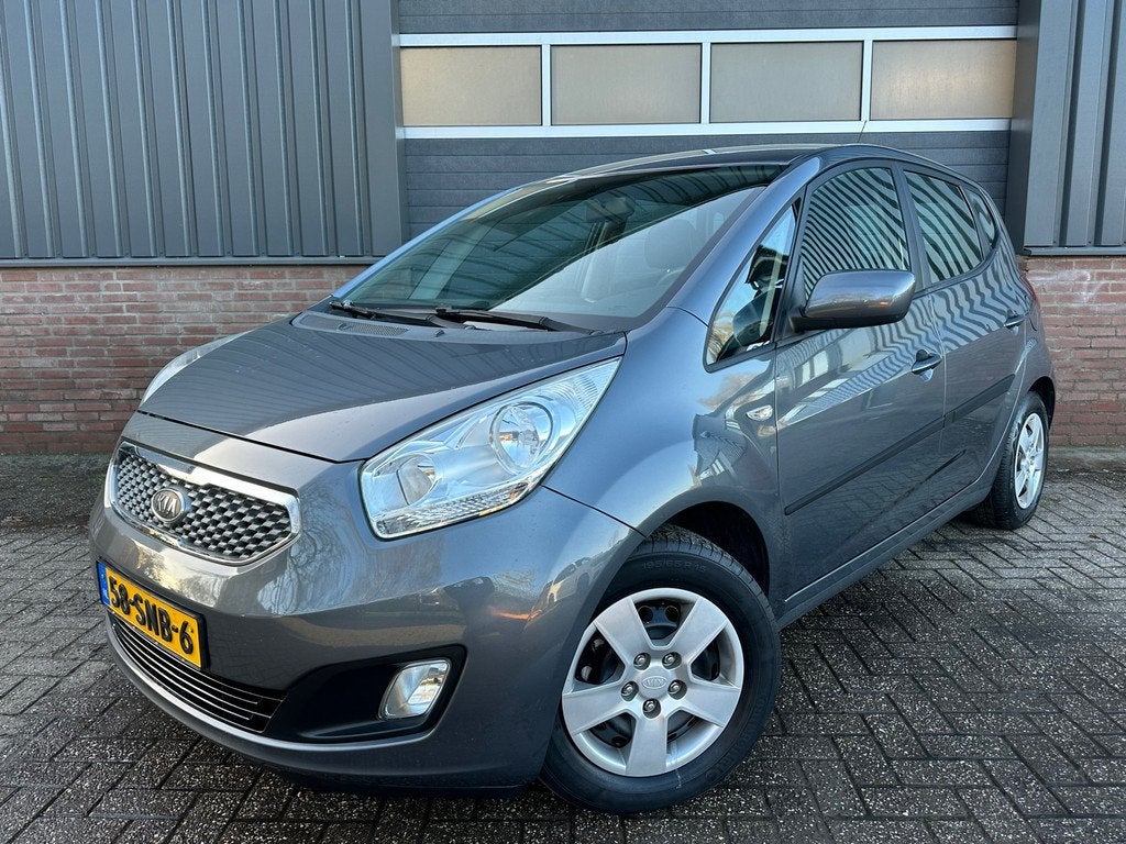 Kia Venga 1.4 CVVT Seven Navigatie / Camera / Cruisecontrol, Auto's, Kia, Voorwielaandrijving, Euro 5, Stof, Gebruikt