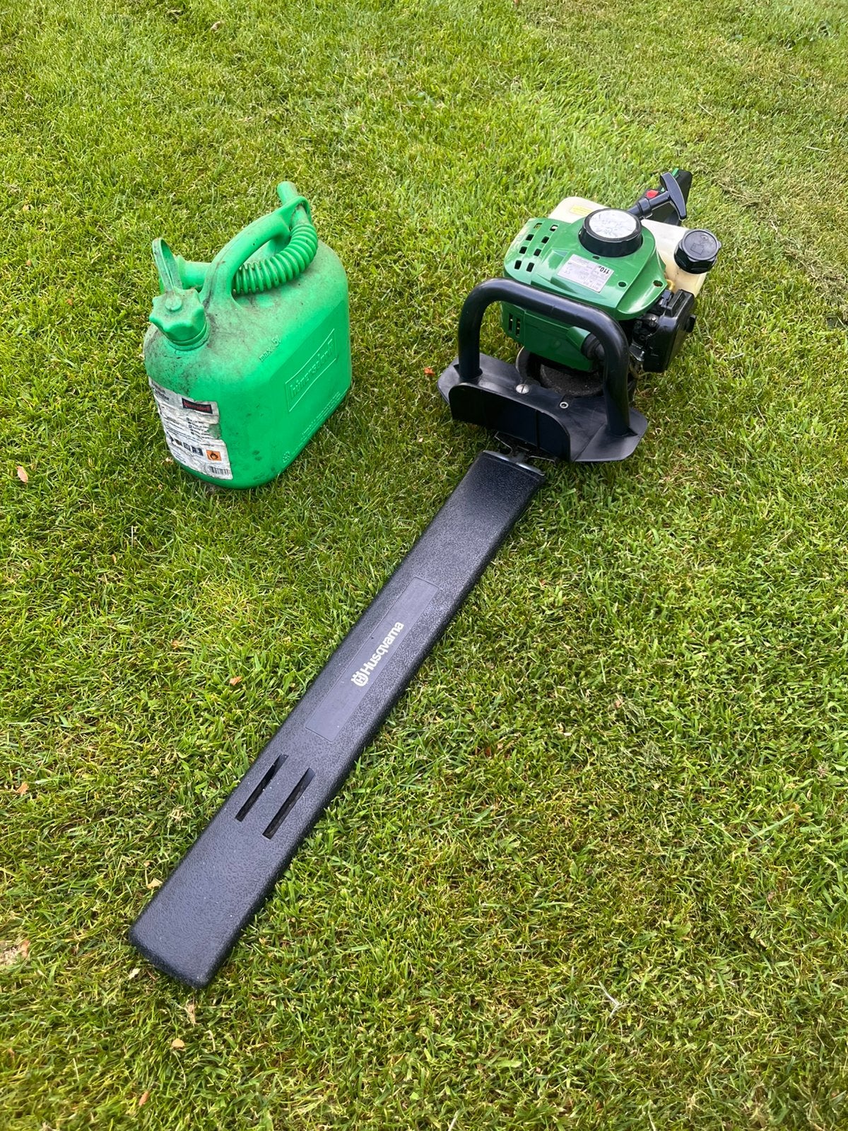 Heggenschaar op benzine (BHT 60) loopt goed, Ophalen, Zo goed als nieuw, Benzine