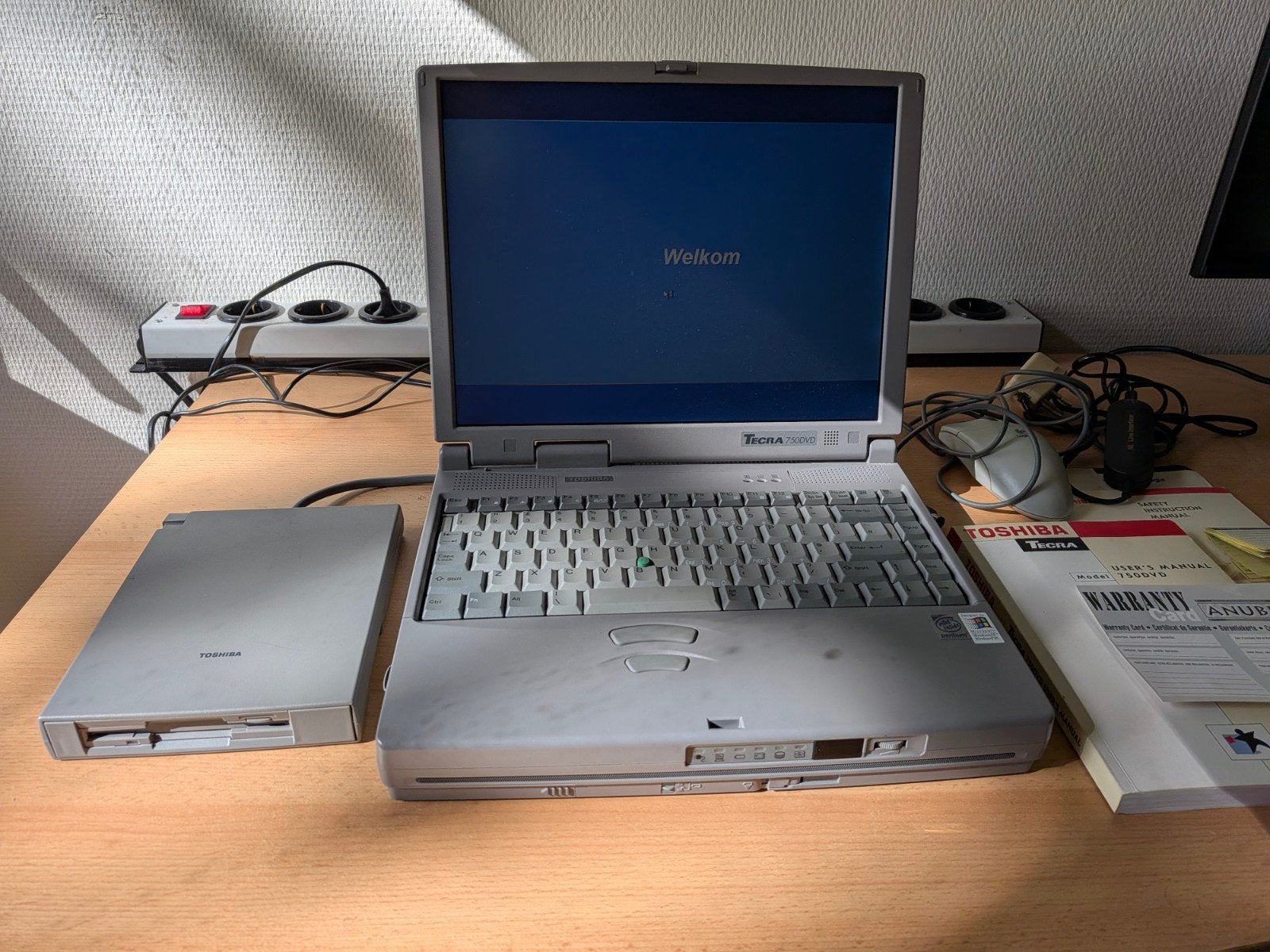 Toshiba Tecra 750DVD Laptop - Retro Gaming / Windows 95/98, Computers en Software, Ophalen, Toshiba