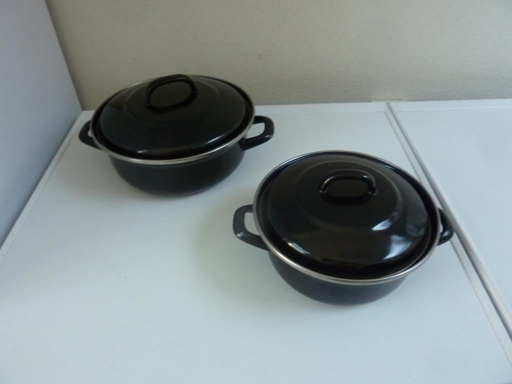 2 BK Braadpannen. 20 en 24cm. Zwart, emaillen., Overige materialen, Gebruikt, Ophalen of Verzenden, Keramische plaat