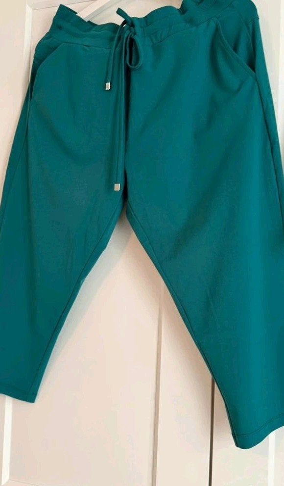 Zoso travelstof broek capri maat L 42, Maat 42/44 (L), Ophalen of Verzenden, Zo goed als nieuw, Groen