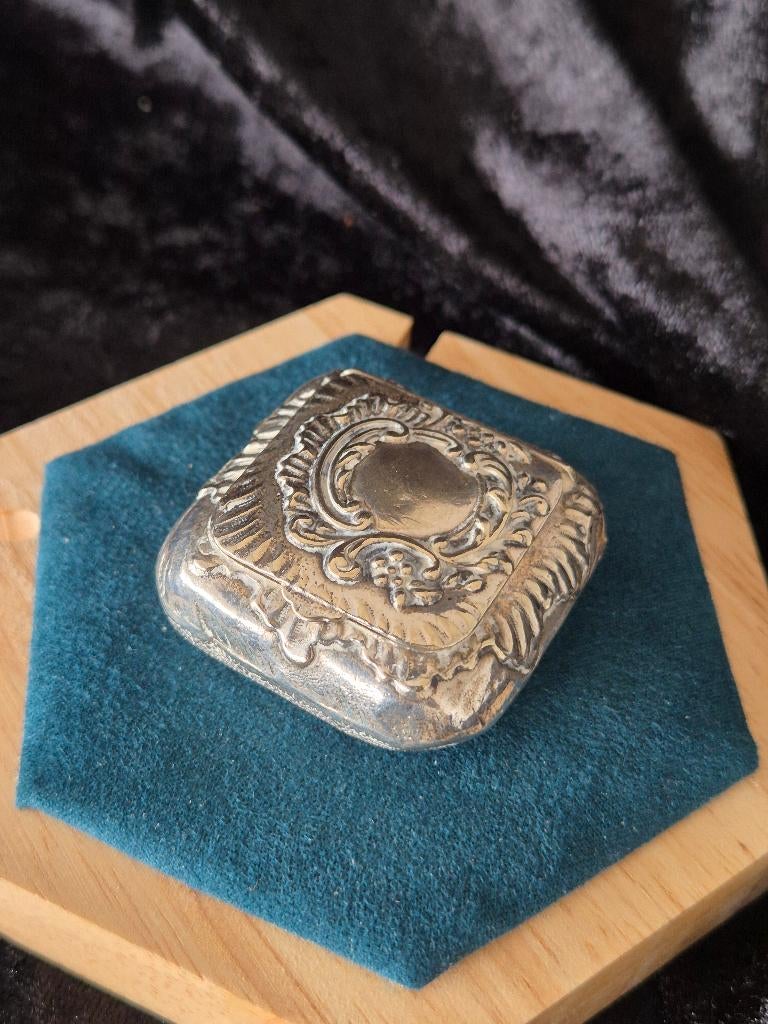 Vintage pillendoosje snuifdoosje, Ophalen of Verzenden, Zilver