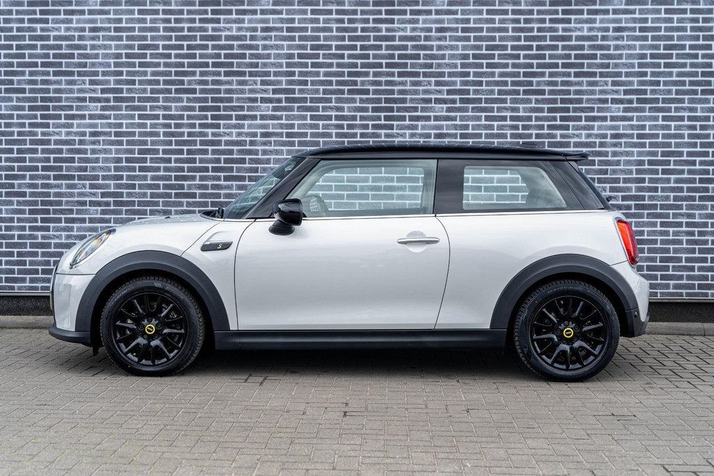 MINI Electric Business Edition 33 kWh | Two-Tone | Snelladen, Parkeersensor, 33 kWh, 4 stoelen, Leder en Stof