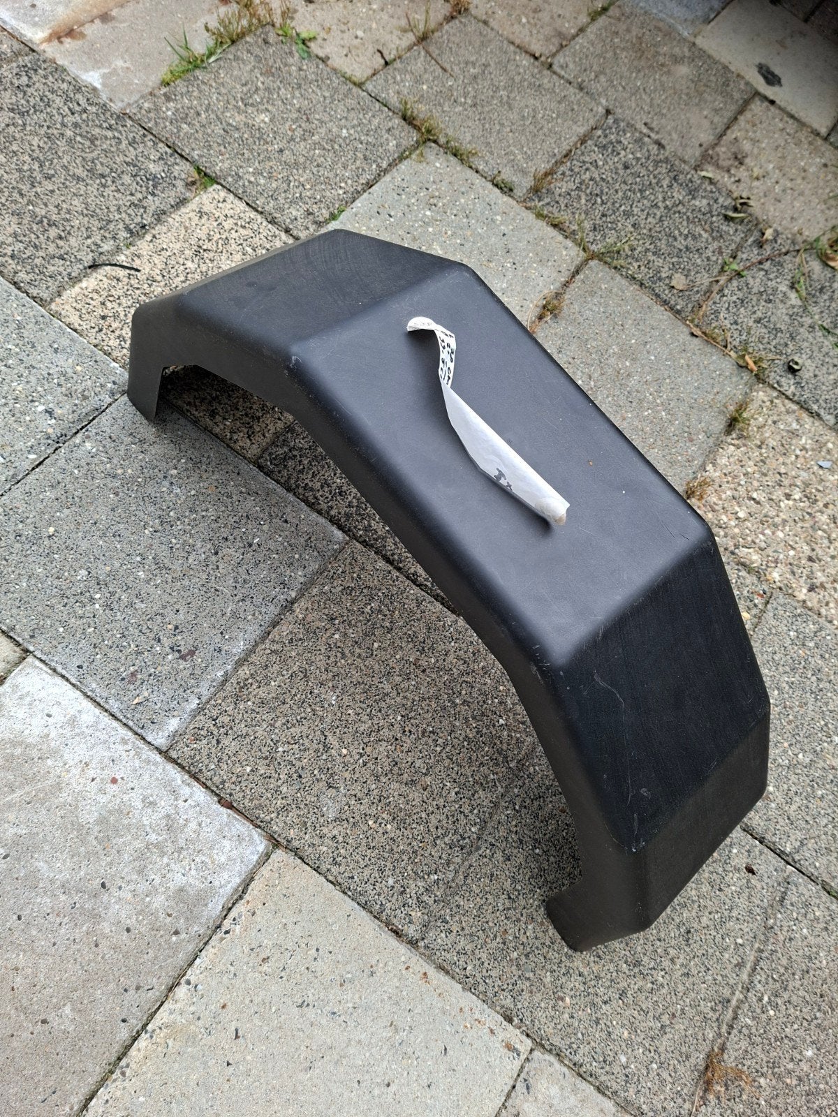 Zwarte kunststof spatbord voor aanhanger of trailer, Auto diversen, Aanhangwagen-onderdelen, Ophalen of Verzenden, Gebruikt