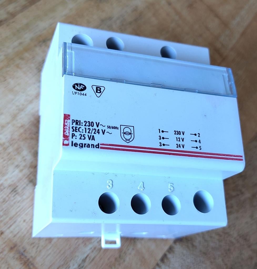 Legrand dinrail beltransformator/voeding 12V/24V, Ophalen of Verzenden, Nieuw, Overige typen