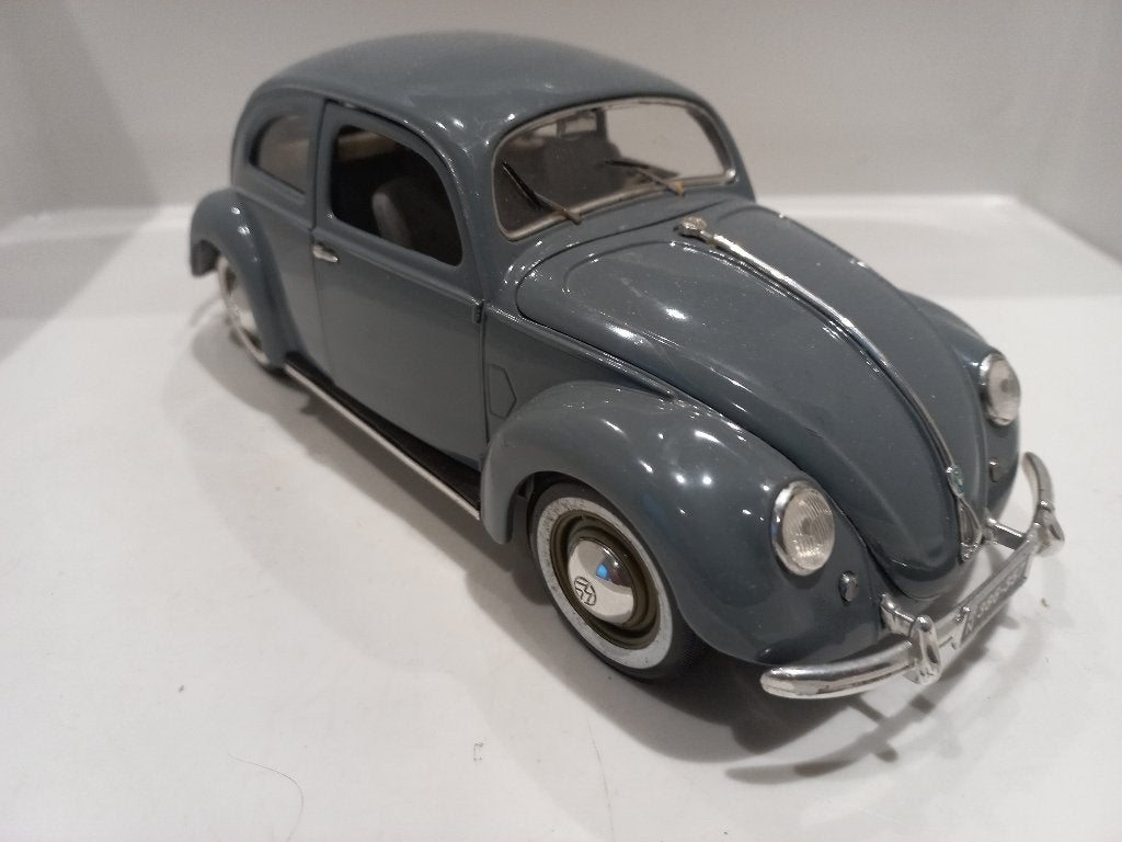 Volkswagen Kever 1951 Maisto 1:18 modelauto 140, Ophalen of Verzenden, Zo goed als nieuw, Auto, Maisto