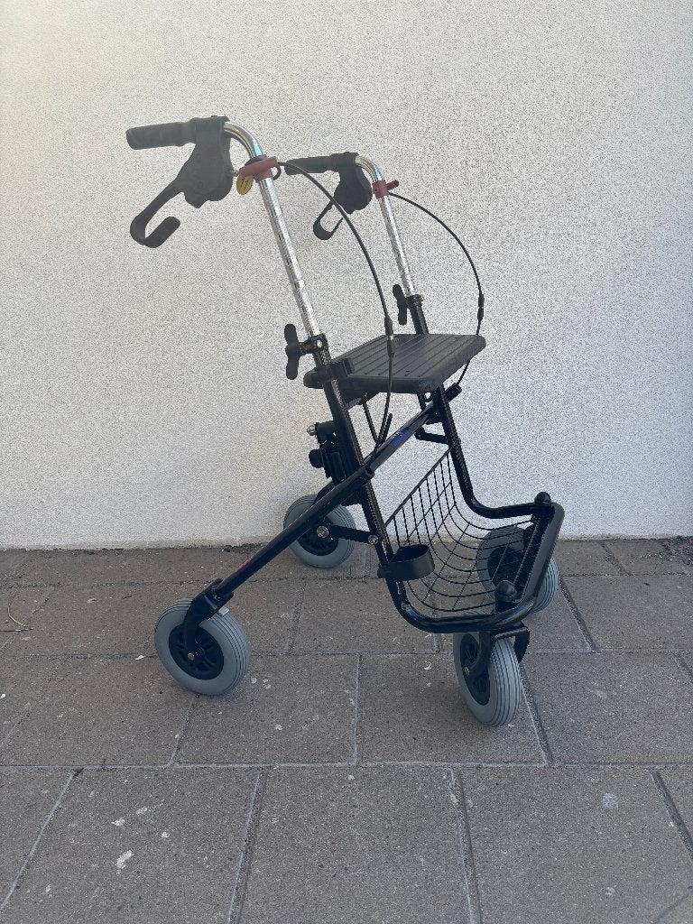 Nr 11 ... Rollator Premis zwart nieuwe wielen, Ophalen, Gebruikt, ., Premis