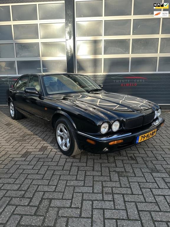 Jaguar XJ 3.2 V8 Executive | Navi | Nieuwe APK |, Auto's, Automaat, Achterwielaandrijving, Gebruikt, Zwart