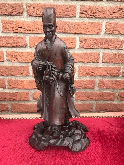 fraai oud Chinees houten beeld, staatsman/filosoof, Houtsnijwerk, Ophalen of Verzenden, Hout, Man