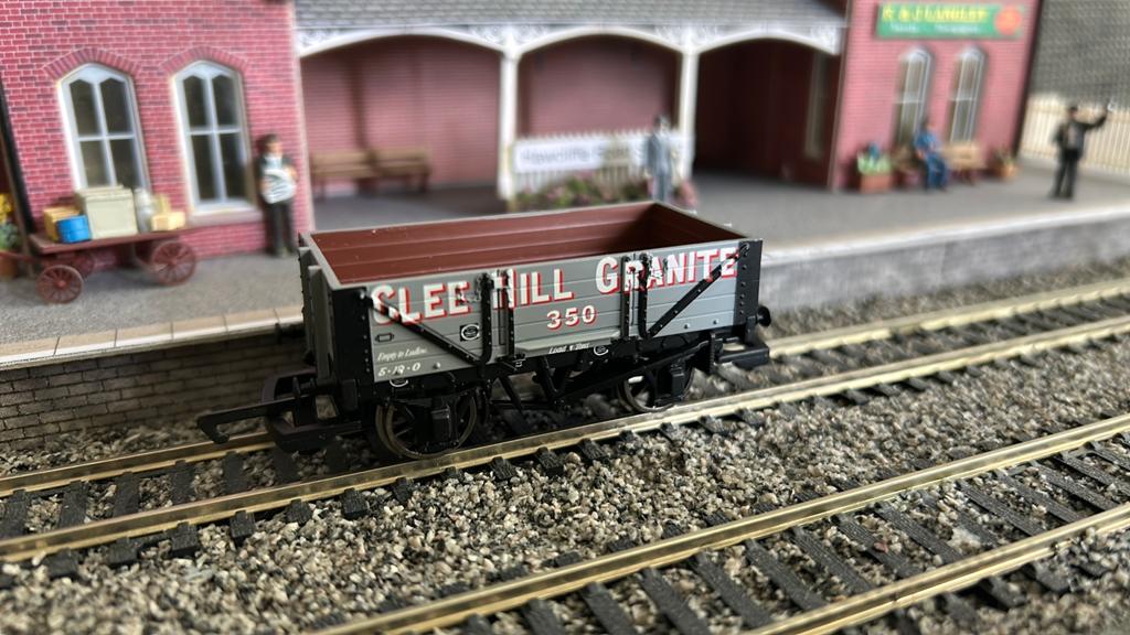 Hornby 4 Plank Wagon, Hobby en Vrije tijd, Modeltreinen | Overige schalen, Overige merken, Gelijkstroom, Wagon, Ophalen of Verzenden