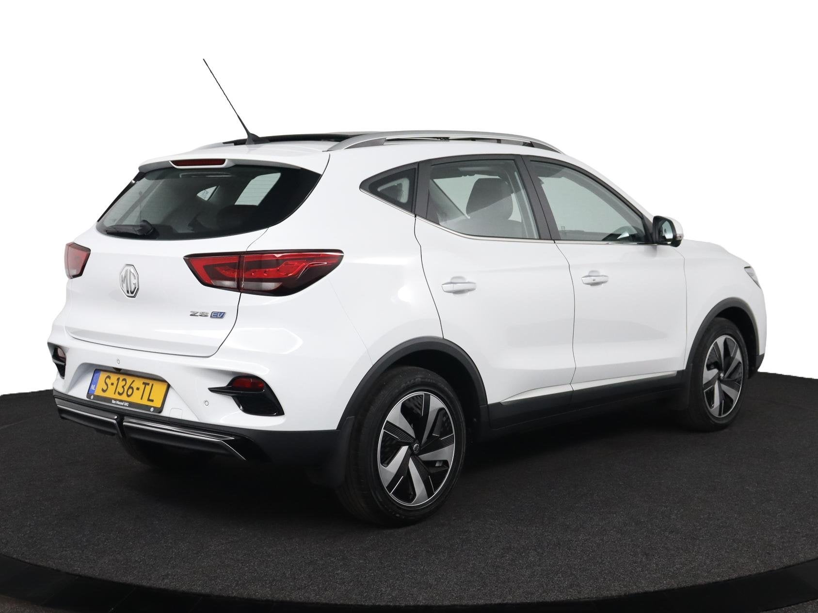 MG ZS EV Luxury Long Range 70 kWh, Auto's, MG, 12 maanden, Gebruikt, ZS, Wit