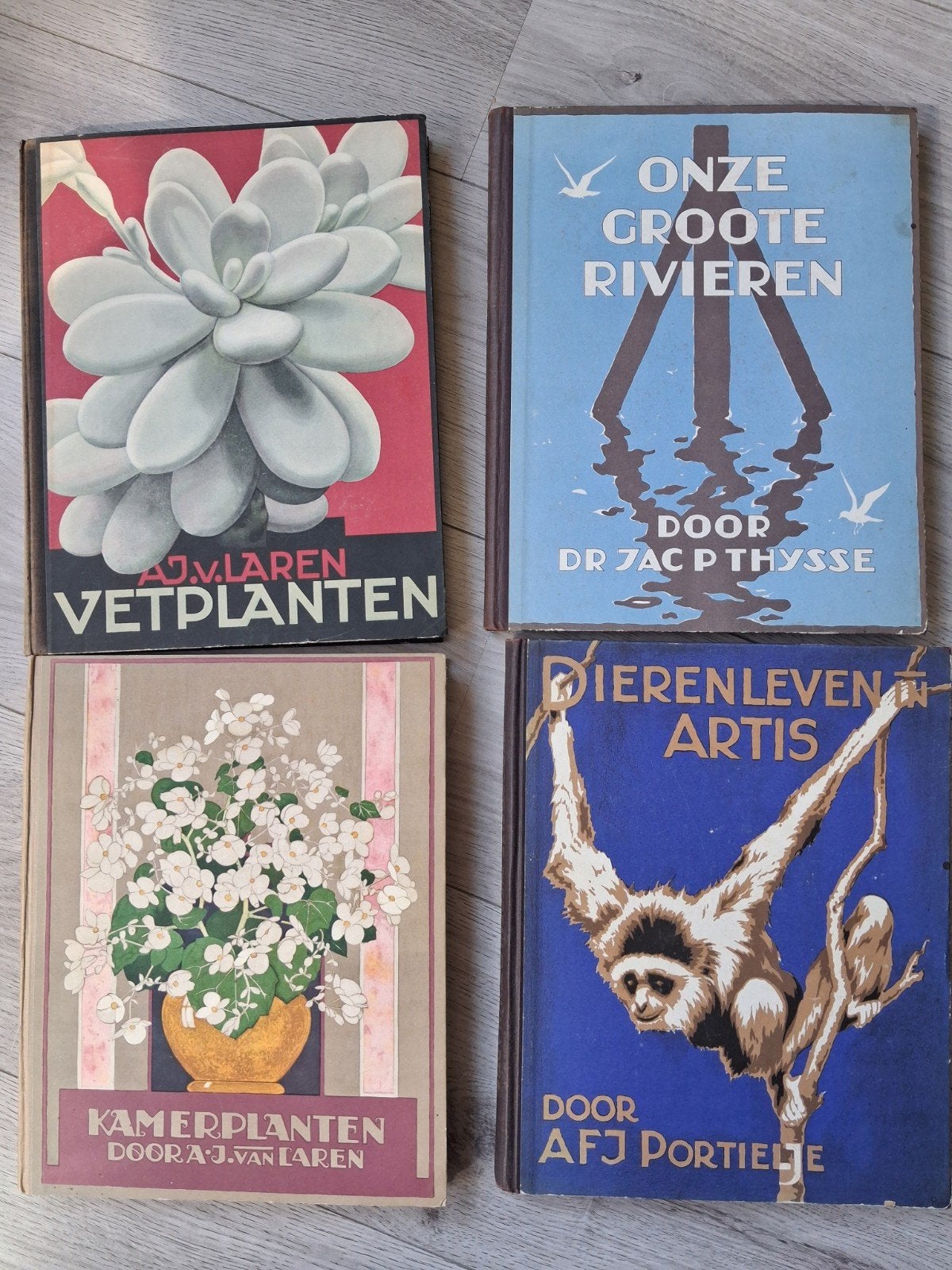 4 oude natuurboeken Vetplanten, Kamerplanten,Rivieren, Arti, Ophalen, Gelezen, Natuur algemeen, A.J. van Laren, Dr. Jac. P. Thijsse, A.F.J. Portielje