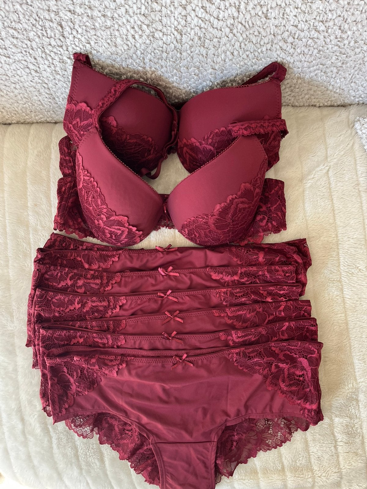 Lingerie set bordeaux 7 slips L/XL en 2 push up bh 85/90B, Ophalen of Verzenden, Rood, BH