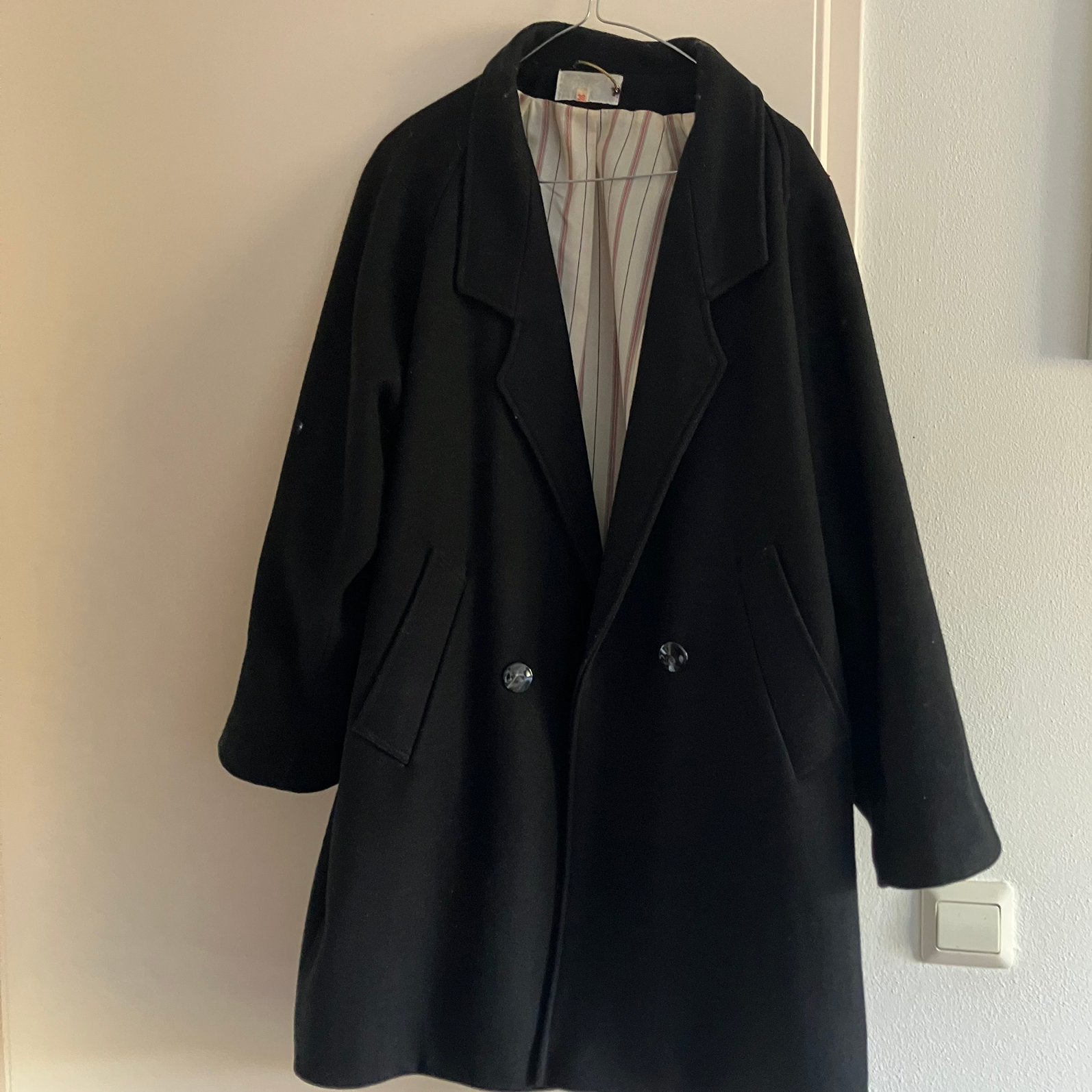 Lange Zwarte Mantel /Jas 70% Wol, Maat 38/40 (M), Zwart, Ophalen of Verzenden, Jasje