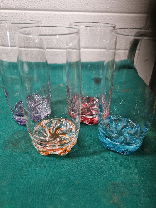 longdrink glazen met gekleurde voet, Verzamelen, Glas en Borrelglaasjes, Ophalen of Verzenden, 'T Olde Gre-j, Info@toldegrej.nl