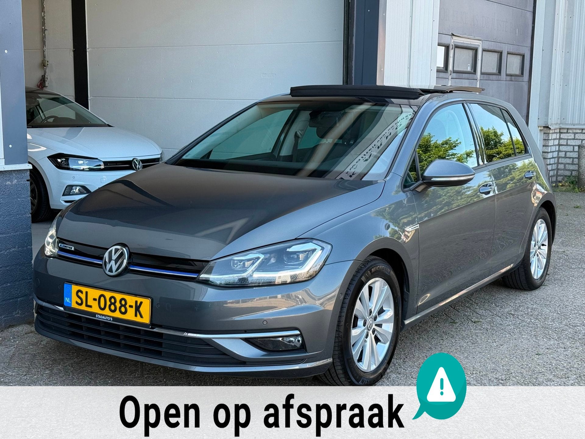 Volkswagen Golf 1.5 TSI DSG Automaat Pano|LED|NAP|Carplay!, Auto's, Dealer onderhouden, Stof, Euro 6, 4 cilinders