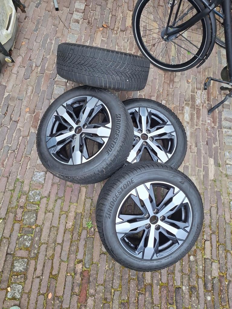 Peugeot 3008/5008 Los Angeles R18 winterbanden, Auto-onderdelen, Banden en Velgen, Ophalen, 18 inch, Banden en Velgen, Winterbanden