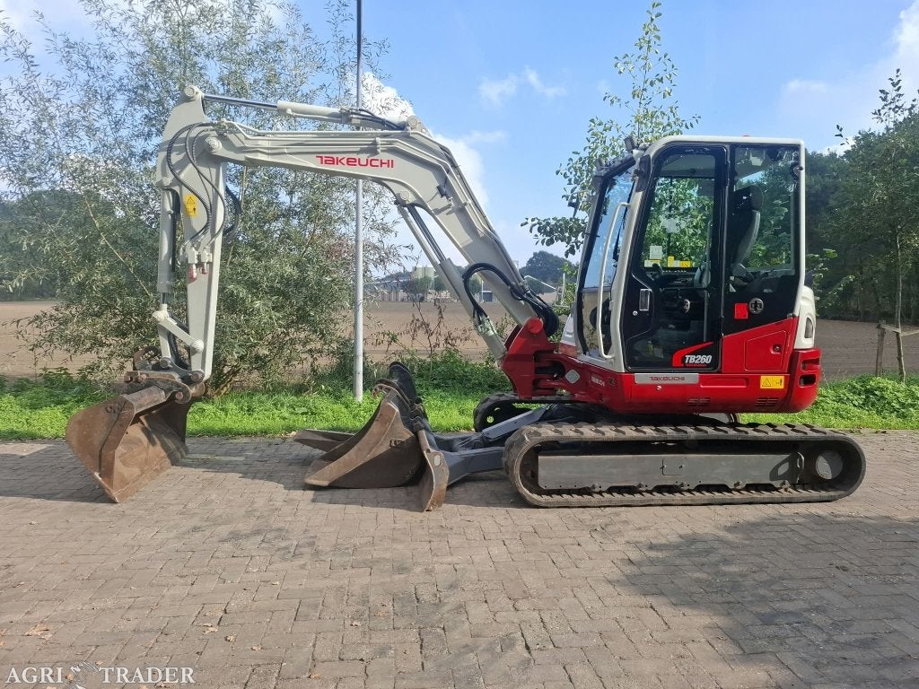 Takeuchi TB260 Stage 5 | bj2021 | 2785 uur | 3 bakken, -, Niet opgegeven, Ophalen of Verzenden, Niet opgegeven