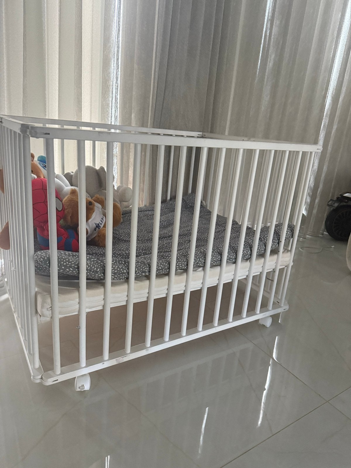 Babybox Petite Amélie - 1 jaar oud, Ophalen of Verzenden, Gebruikt, Vierkant, Wieltjes