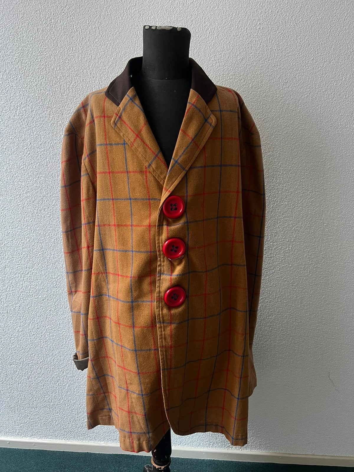 Vintages clownkostuum – geruite jas met grote rode knopen +, Ophalen of Verzenden, Gedragen, Rood