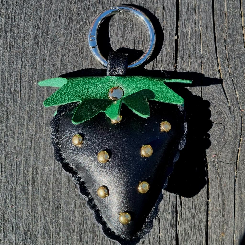 Tashanger aardbei hanger sleutelhanger strawberry pendant, Verzenden, Nieuw