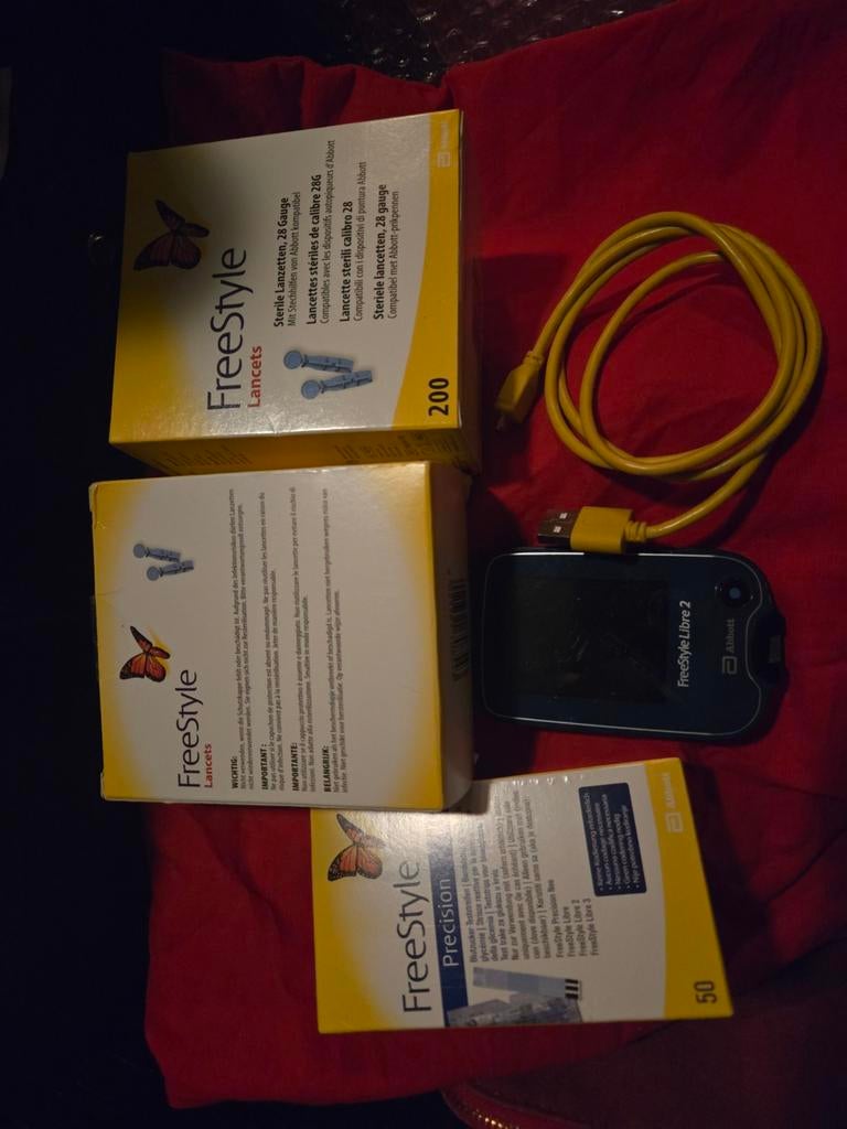 Freestyle libre 2 reader, teststrips + lancetten, Ophalen of Verzenden