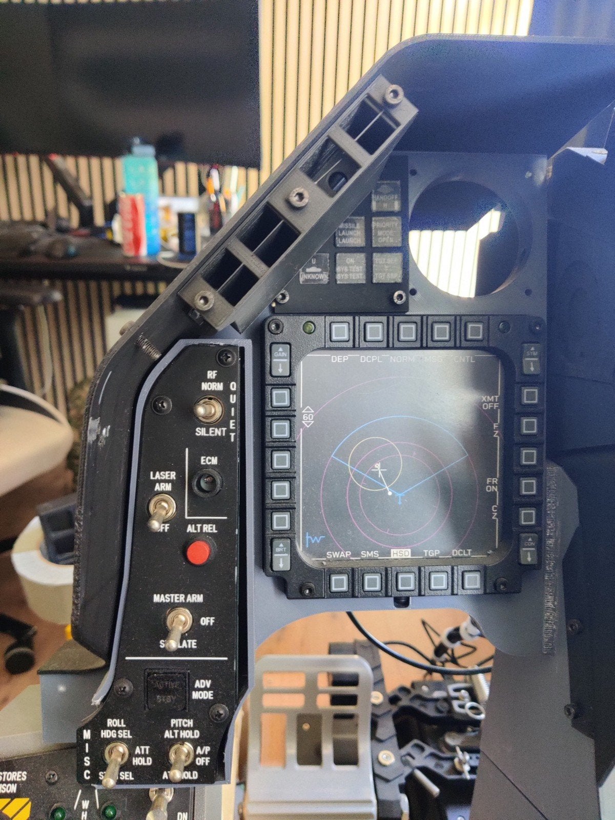 F16 Center Console met Thrustmaster MFDs en meer, Ophalen, Zo goed als nieuw