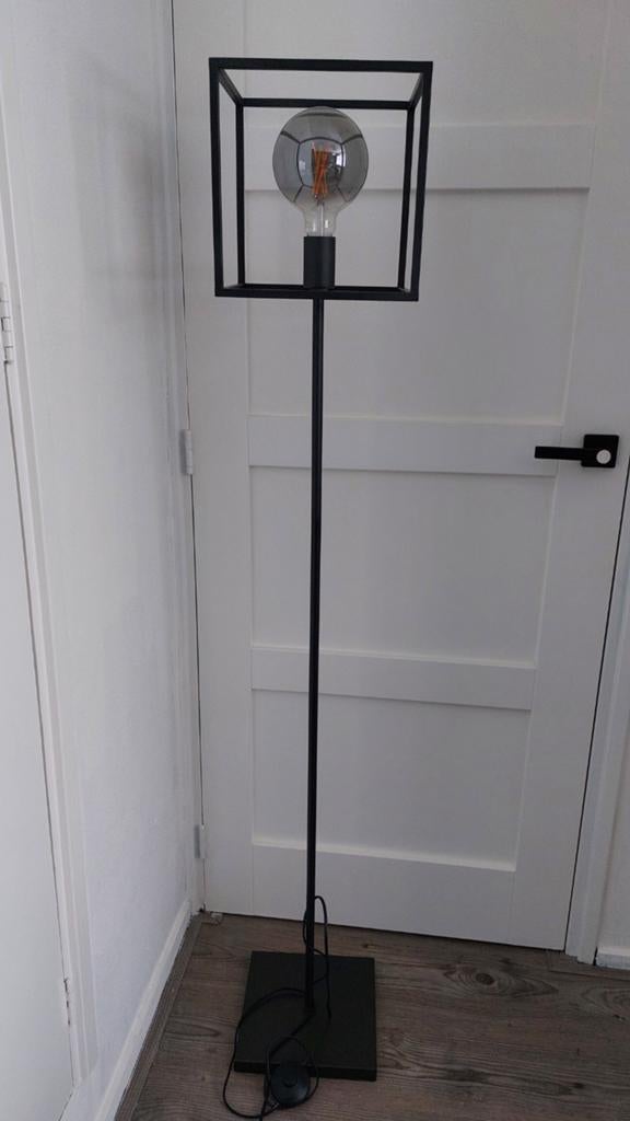 Lucide stoere zwarte staande lamp / vloerlamp, Ophalen, Zo goed als nieuw, Metaal, 150 tot 200 cm