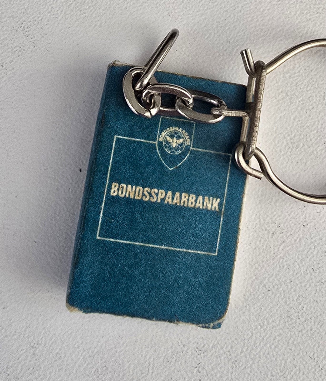 Vintage Sleutelhanger Bondsspaarbank Boekje, Verzamelen, Ophalen of Verzenden