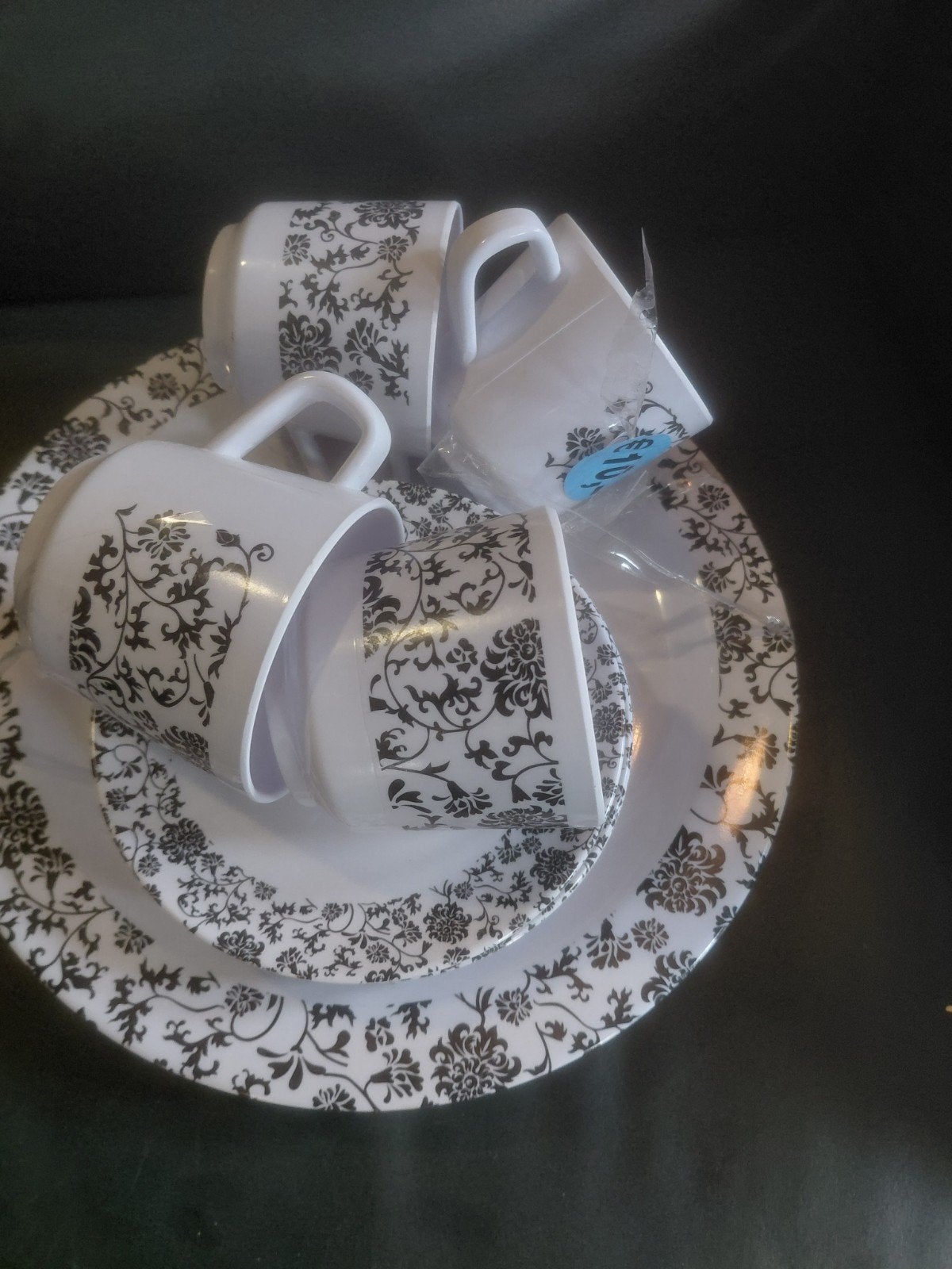 Servies set met borden en kopjes, zwart-wit bloemmotief, Ophalen of Verzenden